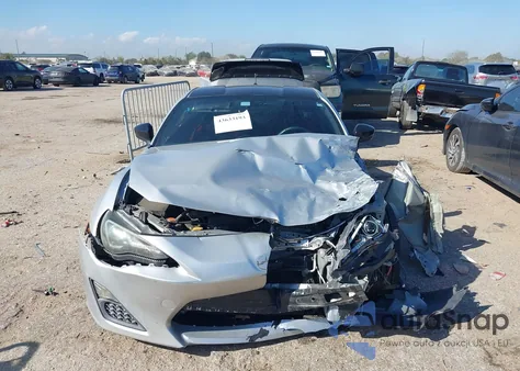 2013 Scion Fr-S из США, поврежденный, VIN JF1ZNAA12D2715965